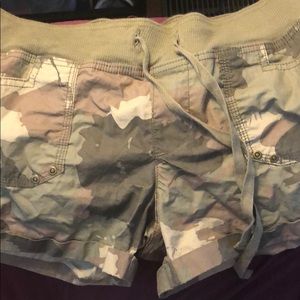 GAP camo shorts